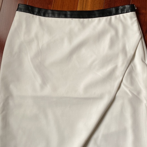 One state pencil skirt with black leather trim size 2 - Picture 3 of 8